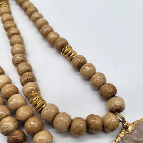 Beaded Necklace With Gold-Edged Stone Arrowhead Pendant *Flaw - Picture 8 of 13